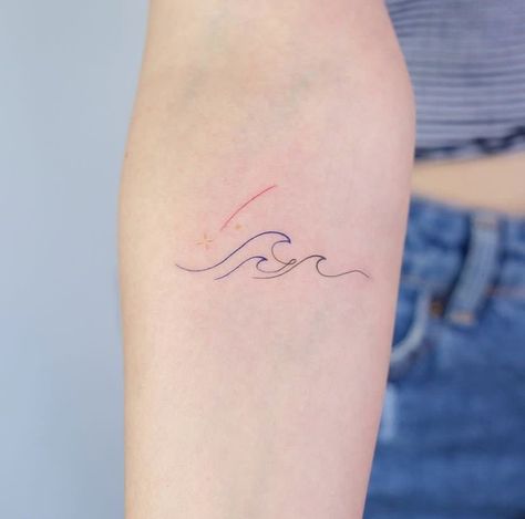 Waves Shoulder Tattoo, Wave Watercolor Tattoo, Wave Tattoo Minimalist, Tattoo Waves, Impulsive Decisions, Korean Tattoos, Wave Tattoo, Water Tattoo, Minimalist Tattoos