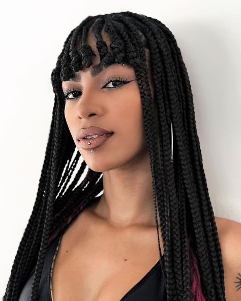 Knotless Braids and Braided Bangs Braided Bob With Bangs, Knotless Box Braids With Bangs, Bangs Braided Hairstyles, Braids Bangs Black Women, Bangs On Braids, Bang Braid Hairstyles, Knotless Braids With Bangs, Boho Braids With Bangs, Box Braid Bangs