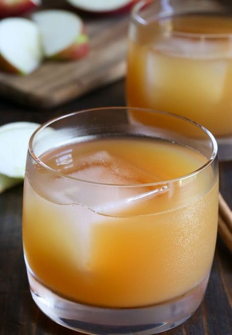 13 Thanksgiving Cocktails Full of Boozy Fall Flavors via Brit   Co Apple Cider Whiskey, Thanksgiving Cocktail Recipes, Spiked Apple Cider, Whiskey Smash, Apple Cider Cocktail, Diy Dessert, Whisky Cocktail, Apple Cider Recipe, Cider Cocktails