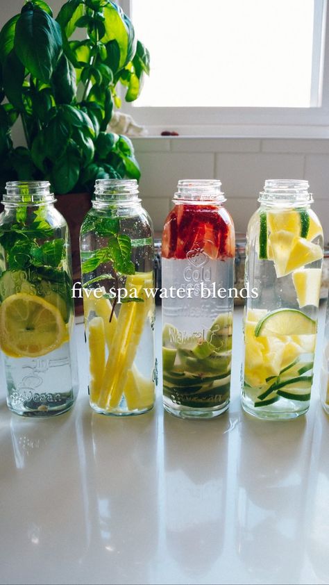 Cucumber Lime Water, Aaliyah Core, Kiwi Water, Cousins Sleepover, Healthy Water Recipes, Lime Infused Water, Soda Alternatives, Kiwi Recipes, Spa Food