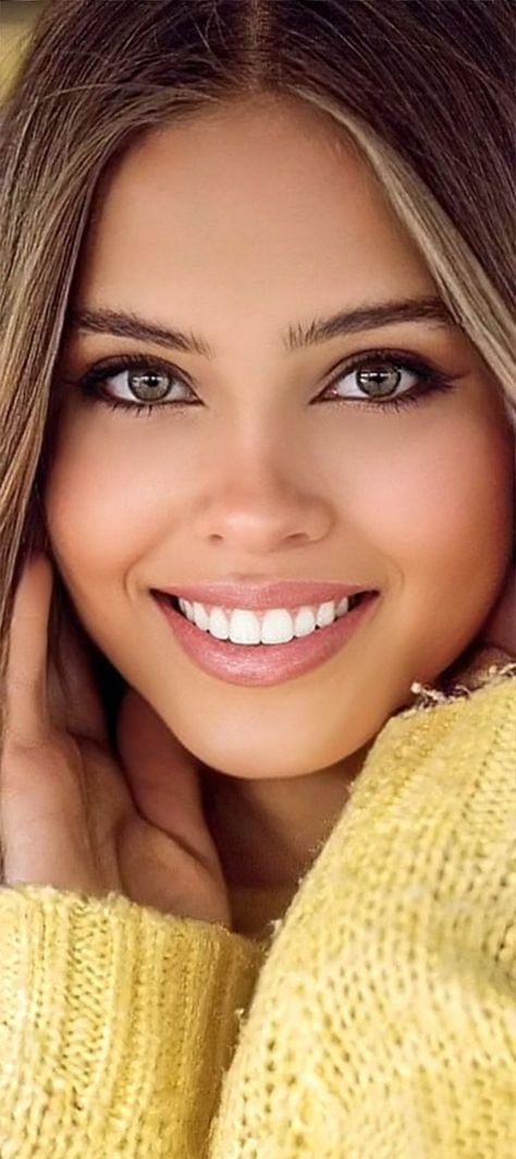 Sometimes their fake smiles look better than their originals 😍 Beautiful Smile Women Teeth, Attractive Smile, Heart Shaped Face Hairstyles, Beauty Smile, Beauty Crush, Hairstyle Names, Most Beautiful Eyes, Hairstyles For Round Faces, Long Hair Girl