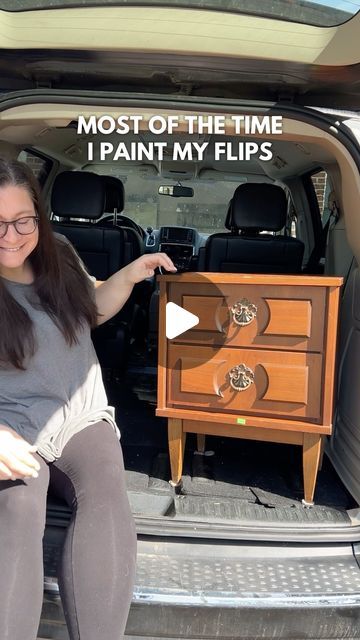 Mid Century Furniture Makeover, Goodwill Furniture, Modern Furniture Makeover, Refinished Nightstand, Diy Nightstand Makeover, Redoing Furniture, Furniture Makeover Inspiration, Rosewood Furniture, Nightstand Makeover