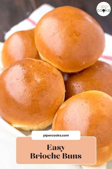 These easy brioche buns are a Thanksgiving must! Soft, fluffy, and perfect for pairing with turkey or gravy, these quick and light brioche buns will add a touch of elegance to your holiday table. With simple ingredients and easy steps, these homemade brioche buns are the perfect addition to your Thanksgiving recipes. Say goodbye to store-bought rolls and enjoy the freshness of homemade brioche buns this holiday season! Homemade Brioche, Perfect Burger, Measuring Flour, Burger Bun, Brioche Bun, Turkey Burger Recipes, Homemade Bread Recipes Easy, Turkey Burger, Beef Burger