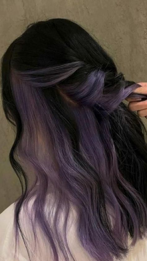 Purple Peekaboo Hair, Under Hair Dye, Hidden Hair Color, Peekaboo Hair Colors, Purple Hair Highlights, Hairstyles Design, Hair Color Underneath, Peekaboo Hair, Black Hair Dye