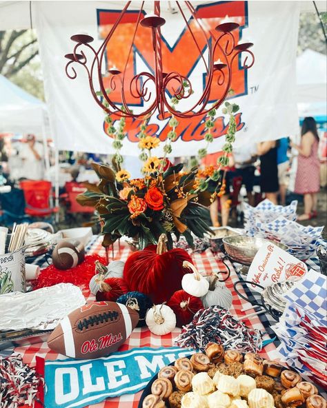 Auburn Tailgate Decorations, Game Day Tailgate Decorations, Ole Miss Bed Party, Ole Miss Tailgate, Ole Miss Grove Tailgate, Ole Miss Tailgating, The Grove Ole Miss, Gameday Party, Tailgate Decorations