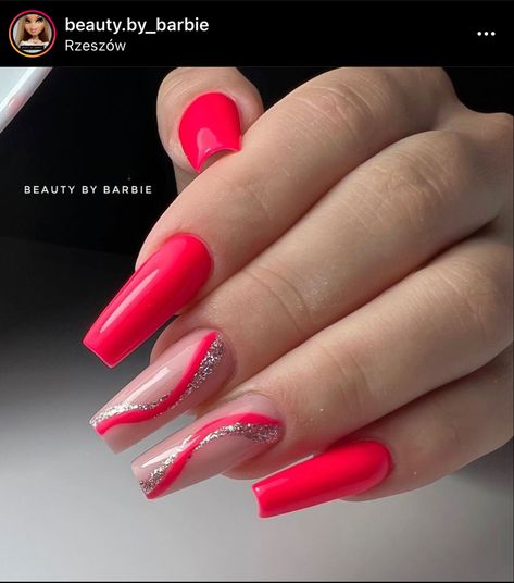 Neon Pink Design Nails, Neon Nails Glitter, Neon Pink Square Nails, Fushia Nails Design, Nail Art Fluo Summer, Neon Nails With Glitter, Neon Pink Nails With Glitter, Neon Pink Nails Design, Neon Nails Ideas