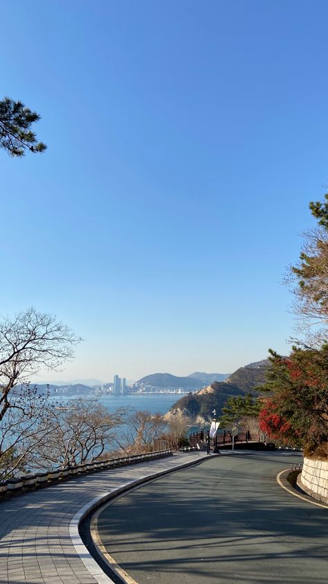 Busan Taejongdae Resort Park view Busan Wallpaper Aesthetic, Korea Pictures Aesthetic, Aesthetic Places Korea, Korean Travel Aesthetic, South Korea Busan Aesthetic, Korean Park Place Aesthetic, Park Aesthetic Korea, Korea Nature Aesthetic, Korean Places Aesthetic