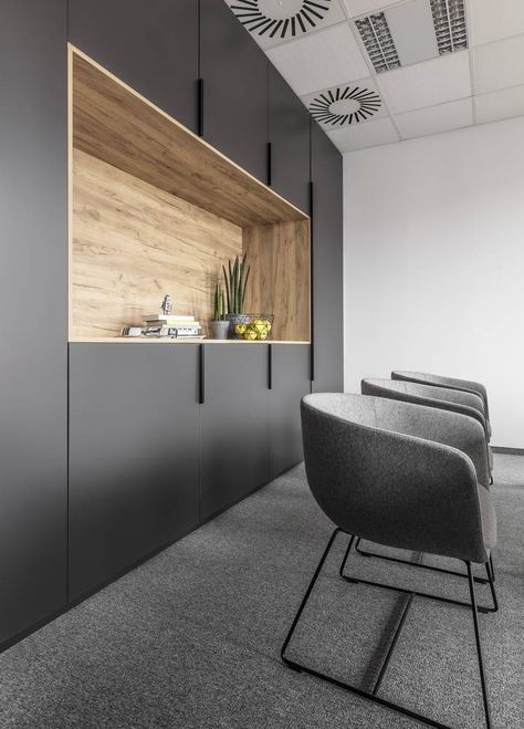 Minimal storage near drinks area for office supplies, modems, etc. Interior Design Styles Guide, Cool Office Space, Office Architecture, Modern Office Space, Corporate Office Design, Corporate Office Decor, Modern Office Design, Workspace Design, Modern Home Office