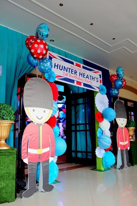 Royal Themed Party, London Theme Parties, British Themed Parties, Paddington Bear Party, England Party, Baby Hunter, British Party, English Day, London Theme