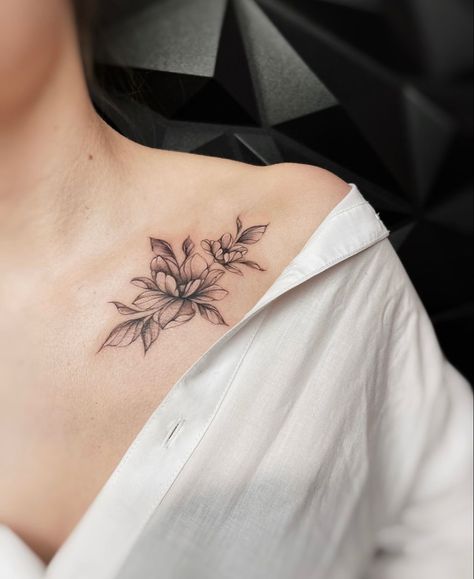 Floral Collar Bone Tattoo, Front Shoulder Tattoos, Cover Up Tattoos For Women, Clavicle Tattoo, Floral Tattoo Shoulder, Small Shoulder Tattoos, Neck Tattoos Women, Butterfly Tattoos For Women, Mommy Tattoos