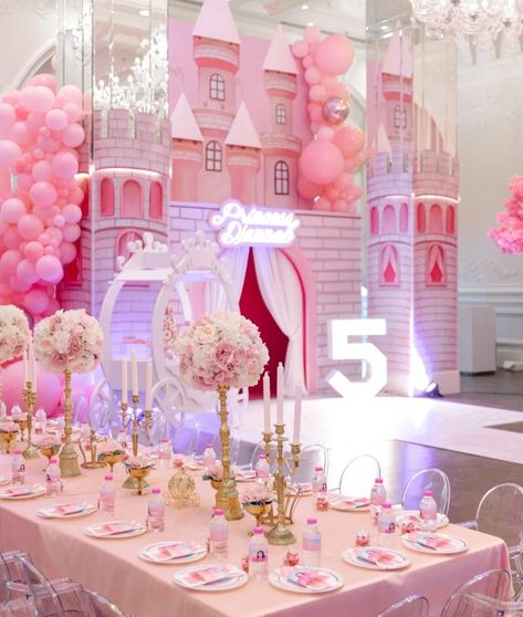 Castle Birthday Theme, Castle Birthday Decorations, Birthday In Dubai, Dubai Birthday, Royal Princess Birthday, Pink Princess Baby Shower, Pink Princess Birthday Party, Castle Birthday, Luxury Things