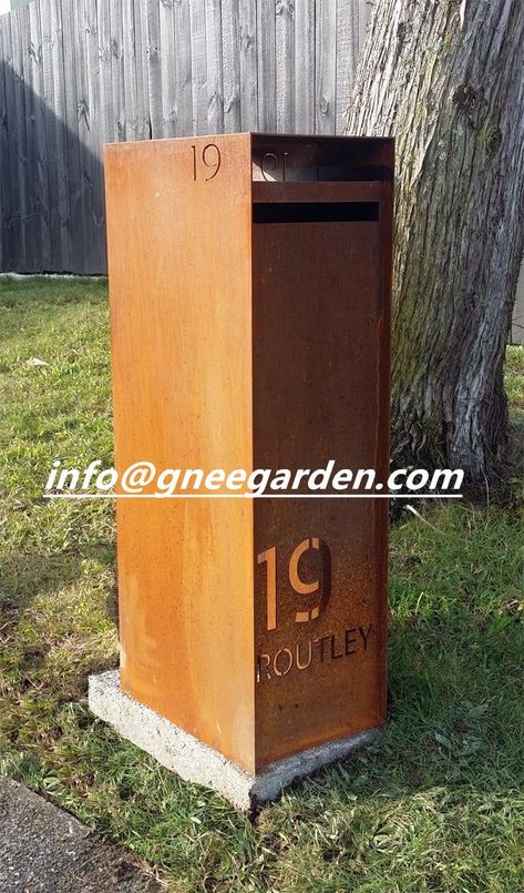 Corten LetterBox Letter Box Ideas, Planters Landscaping, Letter Box Design, Cool Mailboxes, Mailbox Address, Modern Mailbox, Old Wooden Boxes, Mailbox Design, Letter Boxes