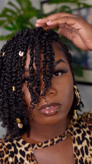 Mini Twist With Shells, Twist With Bangs For Black Women, Small Twists Natural Hair Short Hair, Afro Twist Hairstyles, School Hairdos, Stretched Hair, Braids Inspiration, Havana Twists, 4 Hairstyles