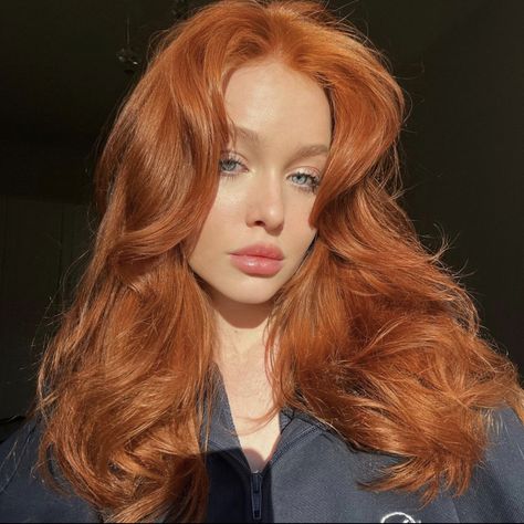 Ginger Hair Ideas, Warm Red Hair, Bright Copper Hair, Orange Hair Dye, Red Orange Hair, Cheveux Oranges, Red Hair Looks, Hair Color Orange, Red Hair Inspo