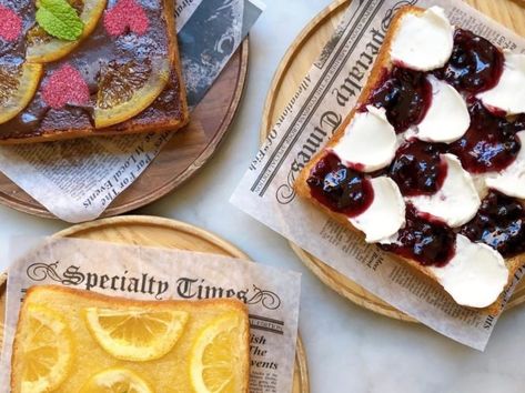 22 Best Things To Do On The Lower East Side - Secret NYC Superfood Bowl, Jam Toast, Korean Cafe, Biscuit Sandwich, Aesthetic Cafe, Nyc Bars, Breakfast Toast, Baking Company, Lower East Side