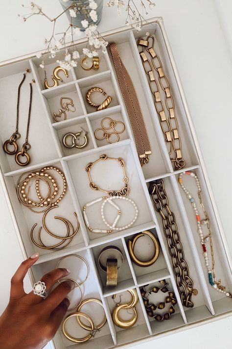 Gold and Brass Jewelry Collection | The Tennille Life #jewelry #fashion #womensfashion Jewelry Collection Display, My Jewelry Collection, Accecories Collection, Jewellery Drawer, Gold Jewelry Box, Gold Display, Jewelry Questions, Designers Jewelry Collection, Life Jewelry