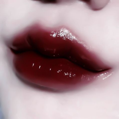 Emo Makeup Lips, Dark Lip Tint, Vampire Red Lipstick, Dark Red Glossy Lips, Red Headed Vampire, Dark Red Lipstick Aesthetic, Emo Lipstick, Cherry Lips Aesthetic, Vampire Lips Makeup