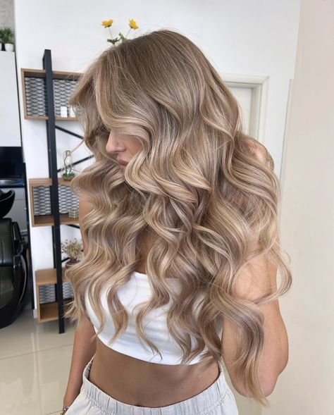 Light Brunette Hair, Beige Blonde Hair, Beige Blond, Rambut Brunette, Summer Blonde Hair, Dark Blonde Hair Color, Blonde Hair Transformations, Beige Hair, Brown Hair Looks