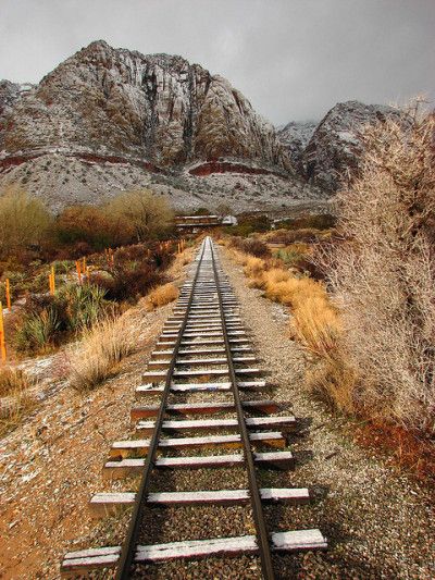 Abandoned Train, Scenic Railroads, Railroad Photography, Train Photography, Old Trains, Old Train, Middle Of Nowhere, Train Pictures, Train Tracks