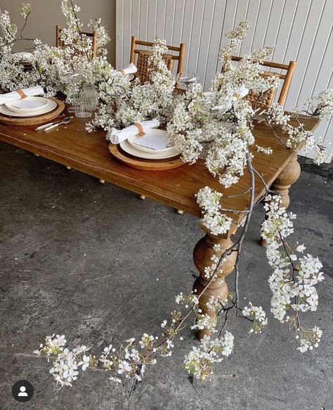 Siren Floral Co, Wedding Table Lighting, Cozy Wedding, Creative Shoot, Spring Table Decor, Wedding Table Plan, Wedding Reception Inspiration, Southern California Wedding, Winter Wedding Inspiration