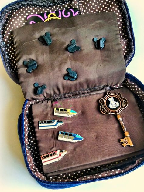 Finding BonggaMom: Inexpensive ways to store Disney trading pins Disney Pin Display Diy Cork Boards, Enamel Pins Diy, Pin Collection Displays, Make Your Own Pins, Enamel Pin Design, Books Storage, Travel Recipes, Mouse House, Pin Design