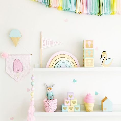 Pastel Nursery Decor, Deco Pastel, Pastel Bedroom, Pastel Room Decor, Sweet Nursery, Pastel Nursery, Black Owl, Rainbow Room, Pastel Room