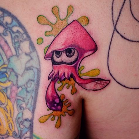 Splatoon Tattoo by @ames32 #inkling #splatoon #splatoon2 #nintendo #videogames #switch #nintendoswitch #splatfest #videogametattoos… Splatoon Tattoo, Inkling Splatoon, Nintendo Tattoo, Video Game Tattoos, Nerd Tattoo, Start A Blog, Splatoon, Color Tattoo, Future Tattoos