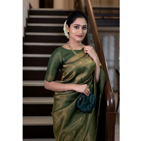 Green Saree Blouse Combination, Green Saree Look, Olive Green Saree, Light Green Saree, Saree Blouse Combination, Simple Saree Blouse Designs, Simple Saree Blouse, Bottle Green Saree, Saree Outfit