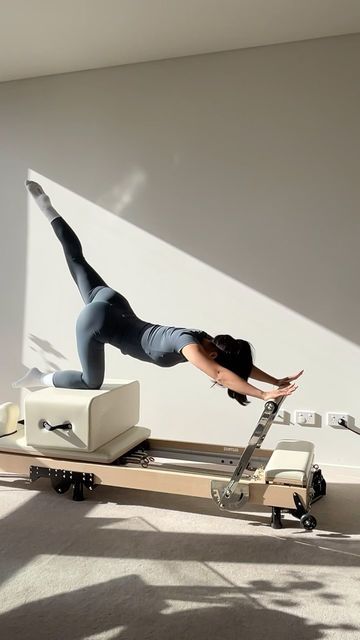 How To Become Fit And Healthy, Pilates Pictures Inspiration, Pilates Aesthetic Reformer, Push Up Aesthetic, Reformer Aesthetic, Pilates Reformer Aesthetic, Girl Fitness Aesthetic, Reformer Pilates Aesthetic, Reformer Pilates Studio