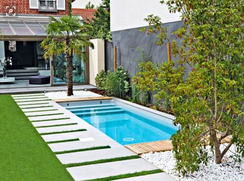 Pretty Backyard, Spool Pool, Design Per Patio, Kleiner Pool Design, Garden Ideas To Make, Urban Backyard, Small Swimming Pools, Small Pool Design, Backyard Pools