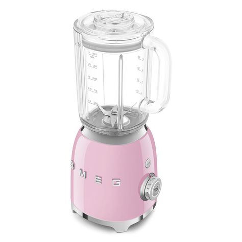 Pink blender BLF03PKEU Smeg_6 Smeg Kitchen Appliances, Smeg Kitchen, Blender Smoothie, Retro Refrigerator, Smoothie Makers, Russell Hobbs, Hot Soup, 50 Style, Frozen Drinks