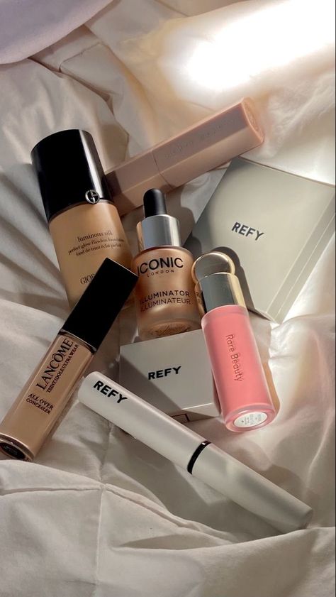 Lancome Concealer, Iconic London Illuminator, Milani Cosmetics, Makeup Bag Essentials, Makeup Shades, Makeup Is Life, Iconic London, Fancy Makeup, Pretty Skin Care