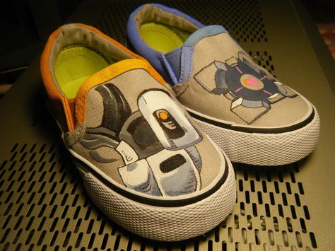 Portal Art, Aperture Science, Portal Game, Portal 2, Gaming Gear, Diy Shoes, Video Game Art, Portal, Best Games