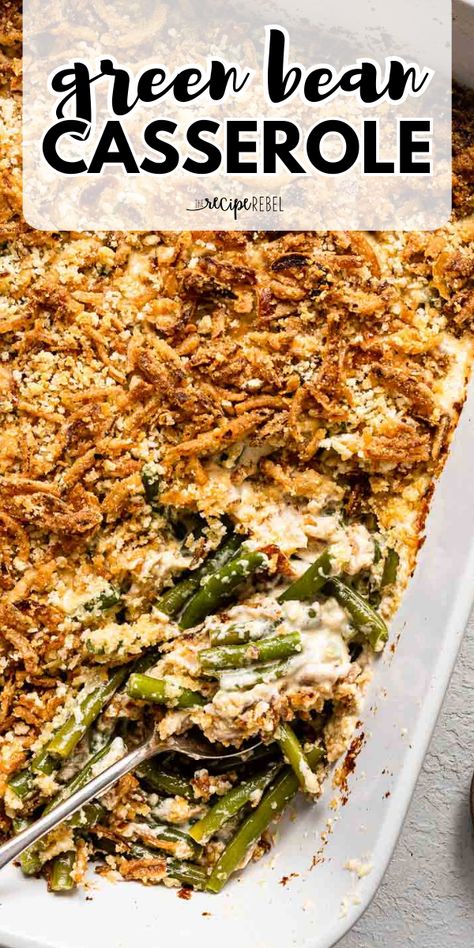 A Thanksgiving dinner recipe with fresh green beans! It's a classic Thanksgiving side dish to impress. With a creamy sauce plus a topping of bread crumbs and crunchy fried onions, this easy green bean casserole is delicious! Dinner Green Beans, Southern Veggies, Simple Green Bean Casserole Recipe, Veggie Casseroles, Dinner Hosting, Fresh Green Bean Recipes, Garlic Green Bean Recipes, Creamy Green Beans, Green Bean Casserole Recipe