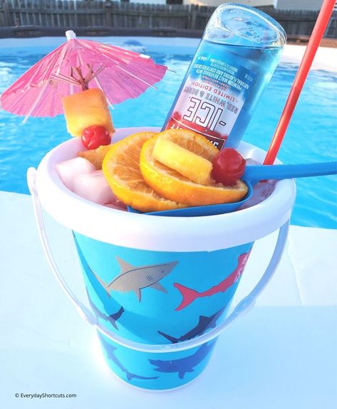 Sand Castle Bucket Drinks, Beach Themed Drinks Cocktails, Beach Bucket Drinks Alcohol Party Ideas, Drinks In Buckets, Beach Pail Alcohol Drink, Vodka Bucket Recipe, Beach Pail Drinks, Bucket Alcohol Drinks, Alcohol Bucket Drinks