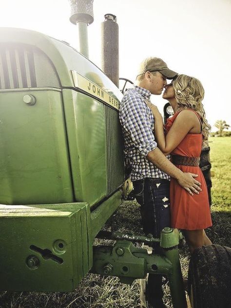 Engagement Pictures Fall, Couple Rings Engagement, Country Couple Poses, First Home Decor, Country Engagement Photos, Farm Engagement Photos, Country Engagement Pictures, Engagement Photos Country, Engagement Pic