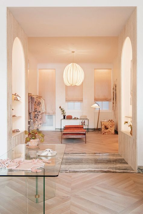 Ulla Johnson’s NYC Boutique Takes After a Town House Boutique Interior Design, Surf Shack, Boutique Interior, Interior Design Magazine, Retail Interior, Hospitality Design, Decor Minimalist, A Living Room, Boho Home