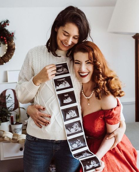 Wlw Pregnancy, Jessica Kellgren-fozard, Rowena Macleod, Masc Lesbian, Lgbt Rights, Woman Loving Woman, Girlfriend Goals, Cute Family, 1950s Fashion