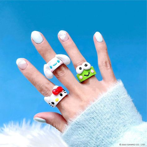 It’s Cinnamoroll’s 20th anniversary! To celebrate, let’s craft some clay rings of Cinnamoroll and his two friends, Keroppi and Hello Kitty. Make a set for yourself or share with friends. Hi, my name is Clara. I’m a pharmacist and mom o... Hello Kitty Clay Ring, Keroppi Clay Ring, Sanrio Clay Rings, Making Clay Rings, Cinnamoroll Ring, Cinnamoroll Clay, Sanrio Rings, Hello Kitty Clay Art, Cinnamoroll Diy