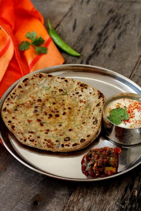 Paneer paratha recipe, a tasty Punjabi style, North Indian Indian flatbread.Learn quick & easy recipe of paneer paratha served with a side dish like raita Non Veg Recipes, Indian Food Blog, Paneer Paratha, Indian Breads, Indian Flatbread, Indian Vegetarian Recipes, Punjabi Style, Food Indian, Paratha Recipe