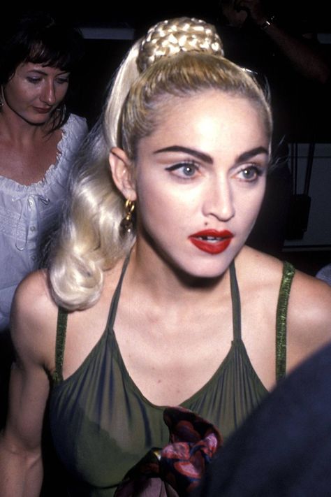 Madonna's Greatest Beauty Moments Madonna Young, Madonna Rare, Madonna 90s, Madonna Pictures, Madonna Music, Madonna 80s, Madonna Photos, Lady Madonna, Beauty Icons