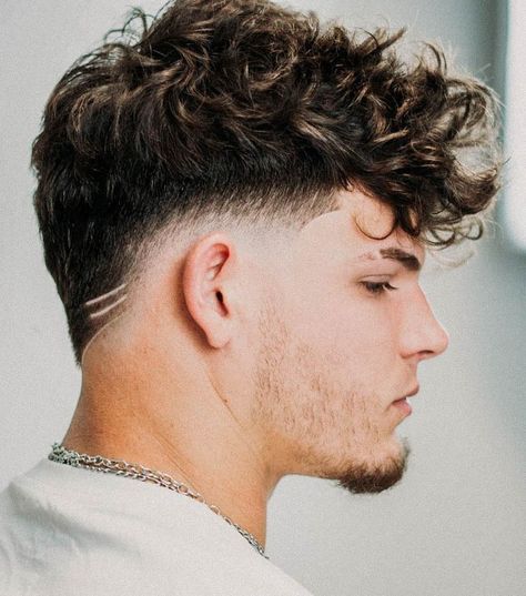 The Mid Taper Fade Hairstyle offers you a 50/50 highlight of both the styling at the top and the Taper Fade. Taper Fade Afro, Low Fade Curly Hair, High Top Fade Haircut, Top Fade Haircut, White Boy Haircuts, Curly Taper Fade, Gentleman Haircut, Taper Fade Short Hair, Fade Haircut Curly Hair