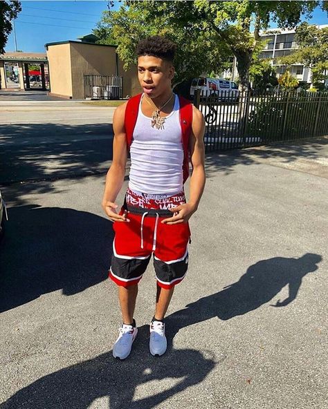 Nle Choppa, Black Men Fashion Urban, Sims 4 Cc Kids Clothing, Swag Boys, Nba Outfit, Rapper Outfits, Black Men Street Fashion, Swag Men