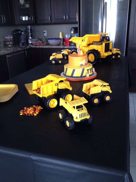 Construction birthday Construction Baby Shower Theme, Construction Themed Birthday Party, Construction Baby Shower, Construction Theme Birthday Party, Trendy Baby Shower Themes, Construction Theme Party, 2nd Birthday Party Themes, Construction Birthday Parties, Trucks Birthday Party