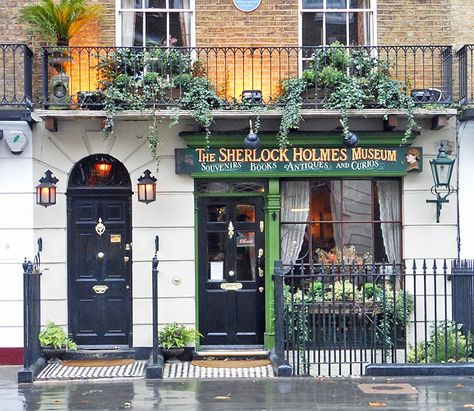 Sherlock Holmes Museum at 221b Baker Street, London The Sherlock Holmes Museum, Sherlock Holmes Museum London, Baker Street London, Victorian Detective, Sherlock Holmes Museum, Places Painting, Best Markets In London, England Aesthetic, England Trip