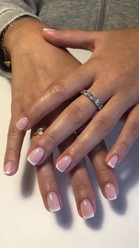 Short Acrylics Ideas, Unique French Manicure, Unique Nail Ideas, Classy Short Nails, French Manicure Short Nails, Short Summer Nails, French Tip Gel Nails, Gel Nails French, Beauty Hacks Nails