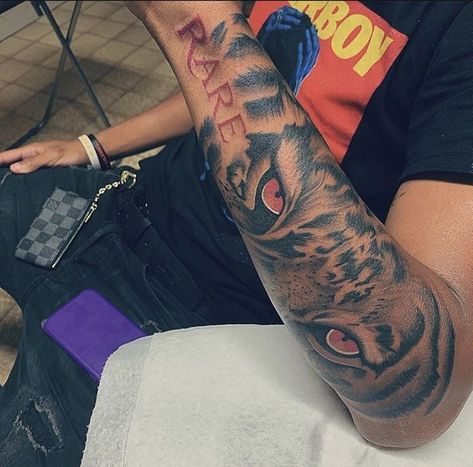 Tattoo Forearm Sleeve, Tattoos Half Sleeve, Back Of Forearm Tattoo, Tricep Tattoos, Arm Tattoos For Guys Forearm, Tattoos Forearm, Black Men Tattoos, Forearm Tattoo Quotes, Half Sleeve Tattoos Forearm