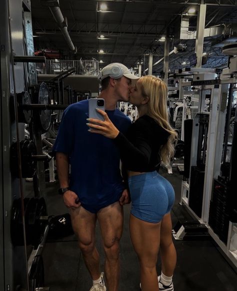 Gym Partner Aesthetic, Fit Couple Aesthetic, Couple Visionboard, Gym Couple Goals Relationships, Couple Gym Pics, Gym Couple Pictures, Gym Bf, Gym Couple Poses, Gym Couple Aesthetic