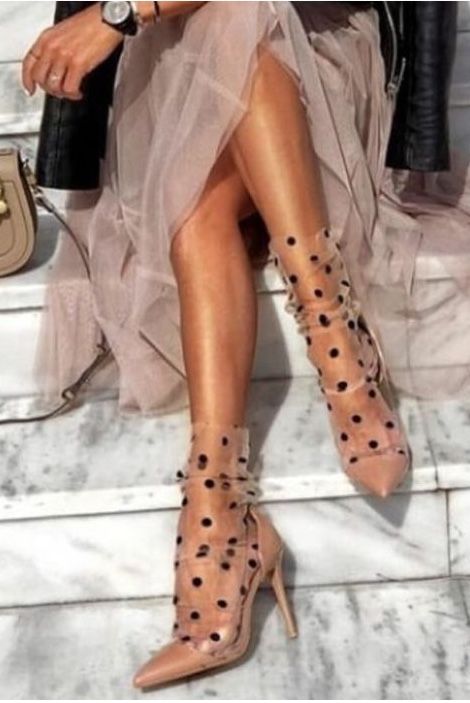 Sequin Mini Dress Outfit, Tulle Socks Outfit, Mesh Socks Outfit, Sheer Socks With Heels, Socks And Heels, Lace Socks, Cooler Look, Fashion Socks, Fabulous Shoes