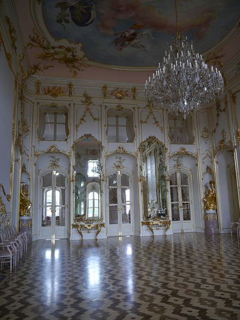 Interior of the Esterházy Palace, Fertőd Esterhazy Palace, Seelie Court, Classical Interior Design, Castle Interior, Princess Isabella, Classical Interior, Castle Mansion, Garden Sculptures, Baroque Architecture